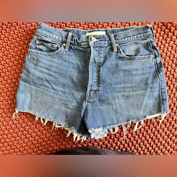 MOTHER Tomcat Kick Fray Shorts - Picture 4 of 7